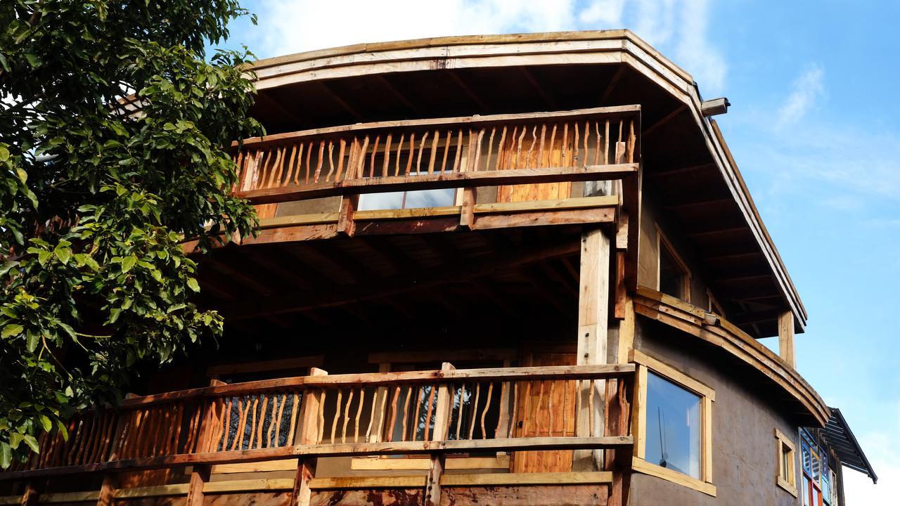Rio Libre Pucon Party Hostel Exterior photo