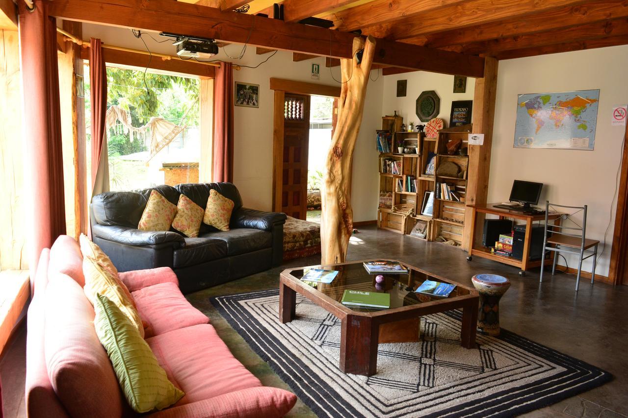 Rio Libre Pucon Party Hostel Exterior photo