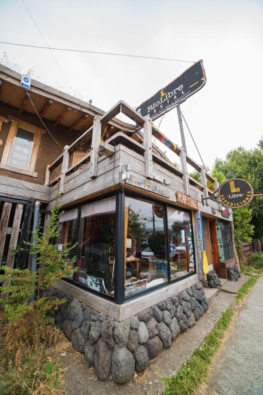 Rio Libre Pucon Party Hostel Exterior photo